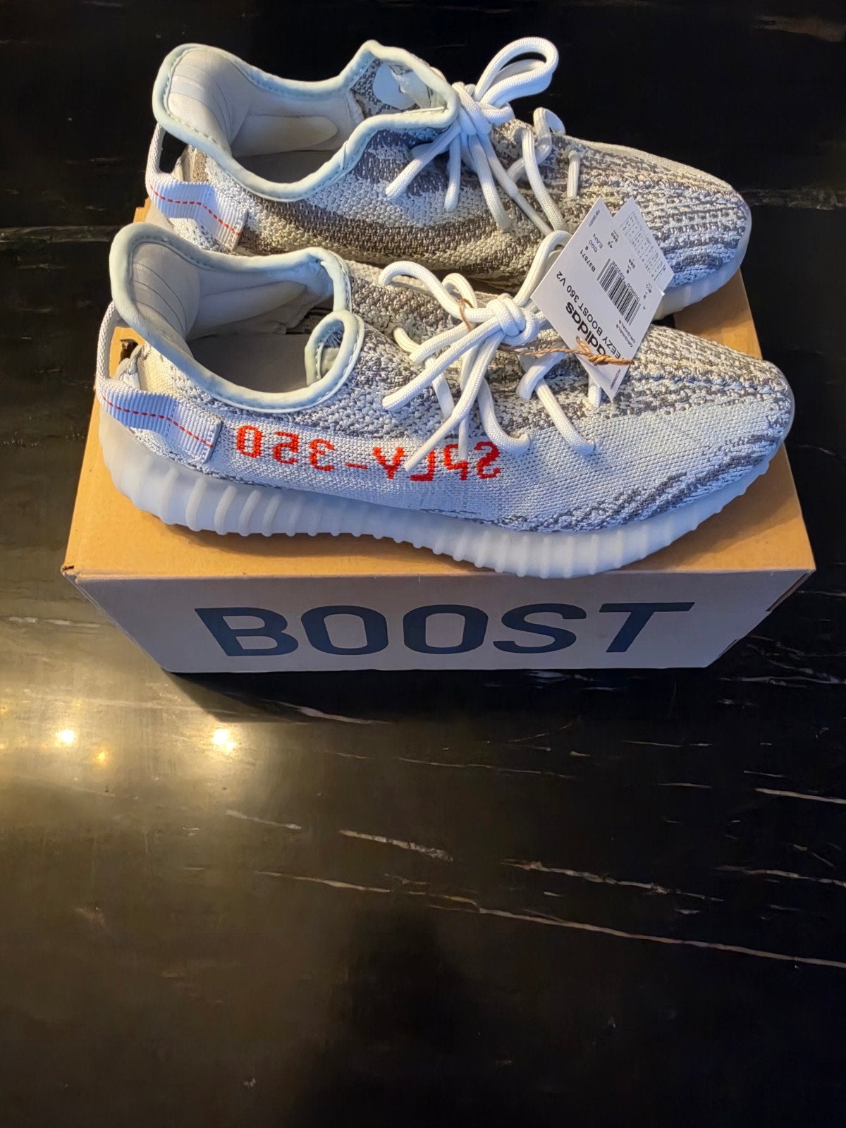 Adidas yeezy boost 350 v2 blue tint maat 42 NIEUW origineel, Ophalen, Nieuw, Blauw