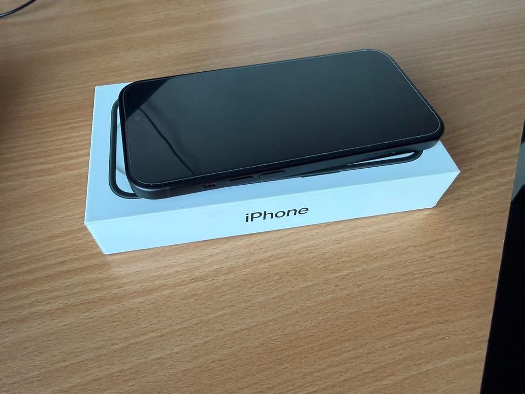 Zeer goede staat iphone 15, 128 GB, IPhone 15, Zwart, Ophalen of Verzenden