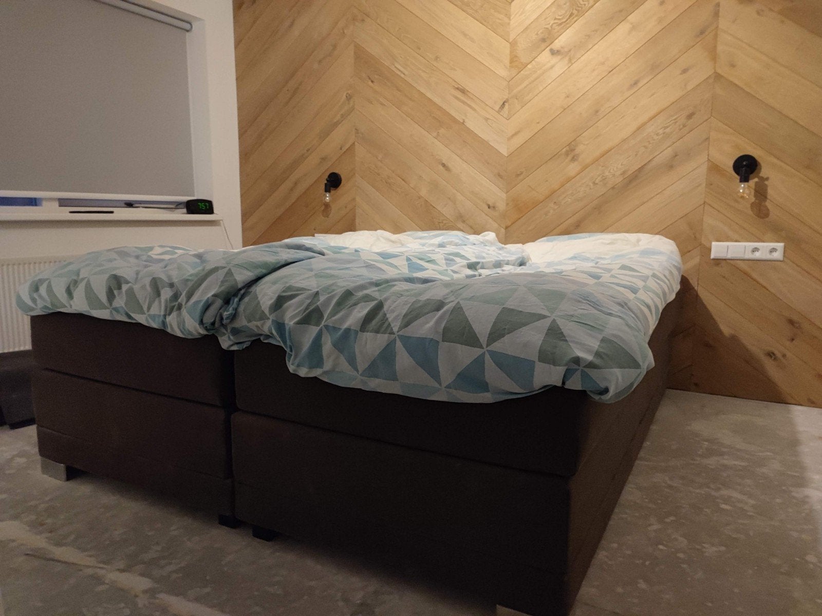 Eastborn Boxspring 180x210 bruin met hoofdbord, Ophalen, Gebruikt, Bruin, 210 cm