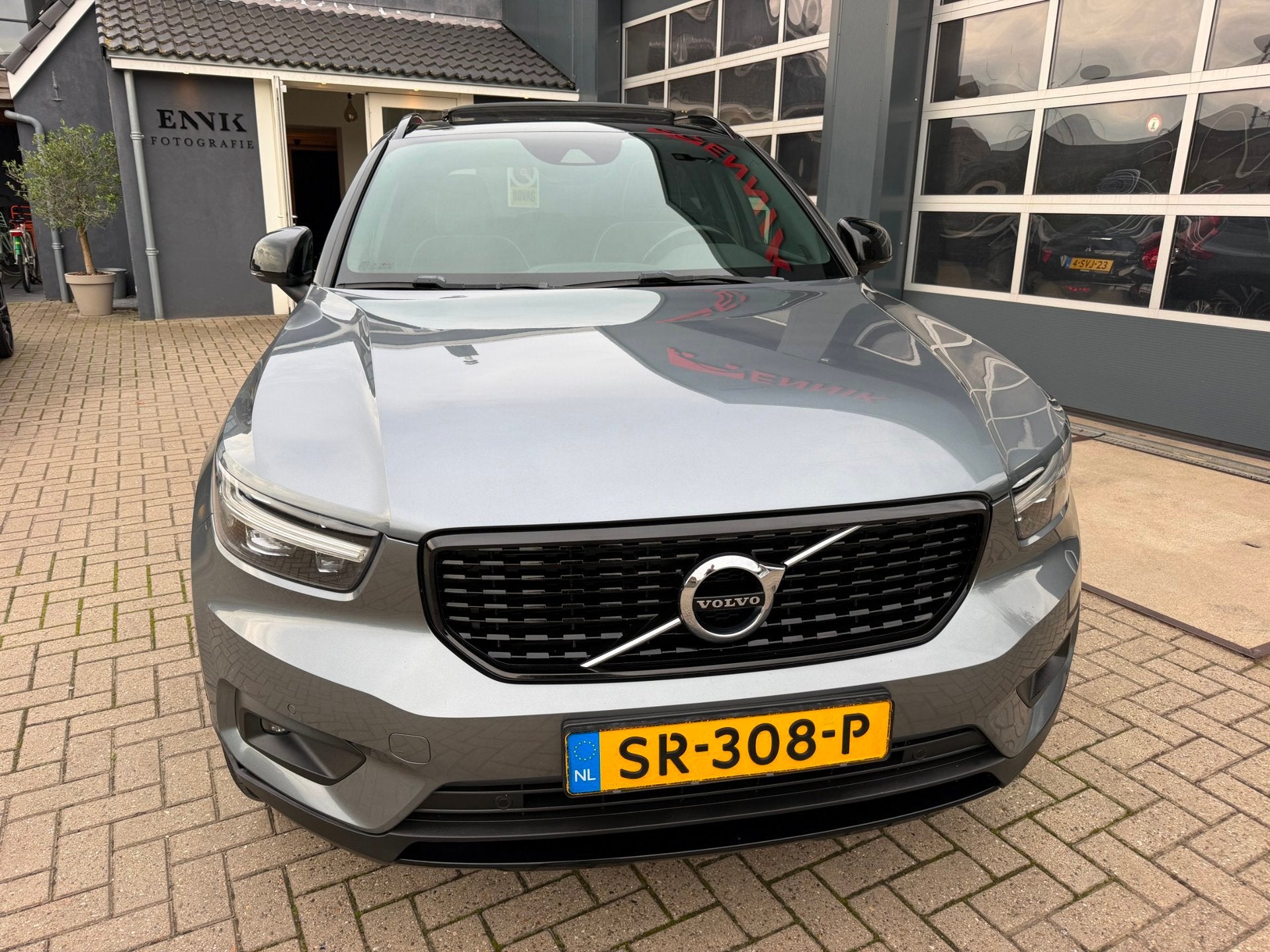 Volvo XC40 2.0 T5 AWD R-Design Intro Edition / Pano / Camera, Automaat, Verwarmde buitenspiegels, Gebruikt, Euro 6