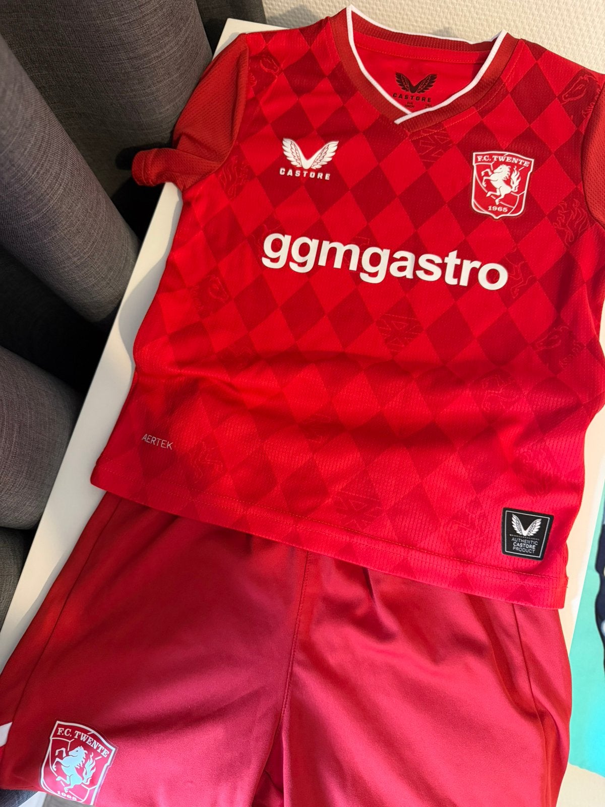 Thuis tenue fc twente maat 104, Maat XS of kleiner, Ophalen, Zo goed als nieuw, Shirt