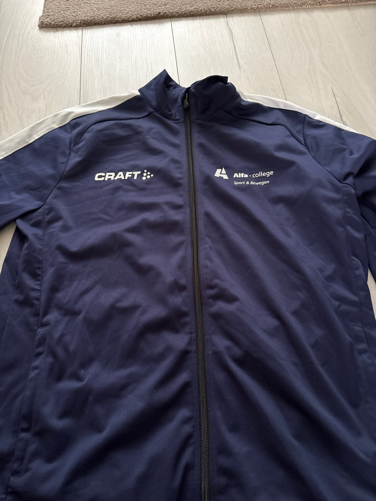 Trainingsjack Alfa College Craft Maat L, Kleding | Heren, Maat 52/54 (L), Blauw, Ophalen of Verzenden, Gedragen