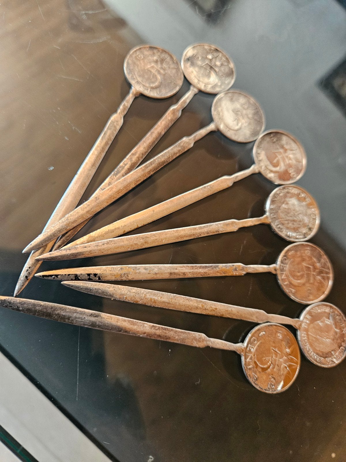 8 verzilverde cocktailprikkers met 5 cent munt, Ophalen of Verzenden