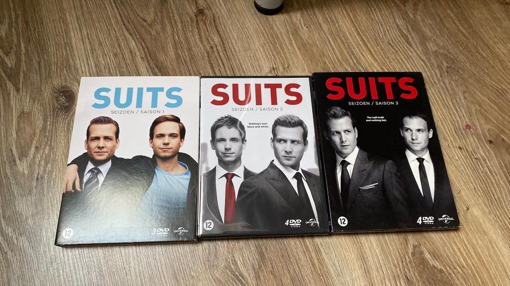 Suits seizoen 1,2 & 3, Vanaf 12 jaar, Ophalen of Verzenden, Zo goed als nieuw