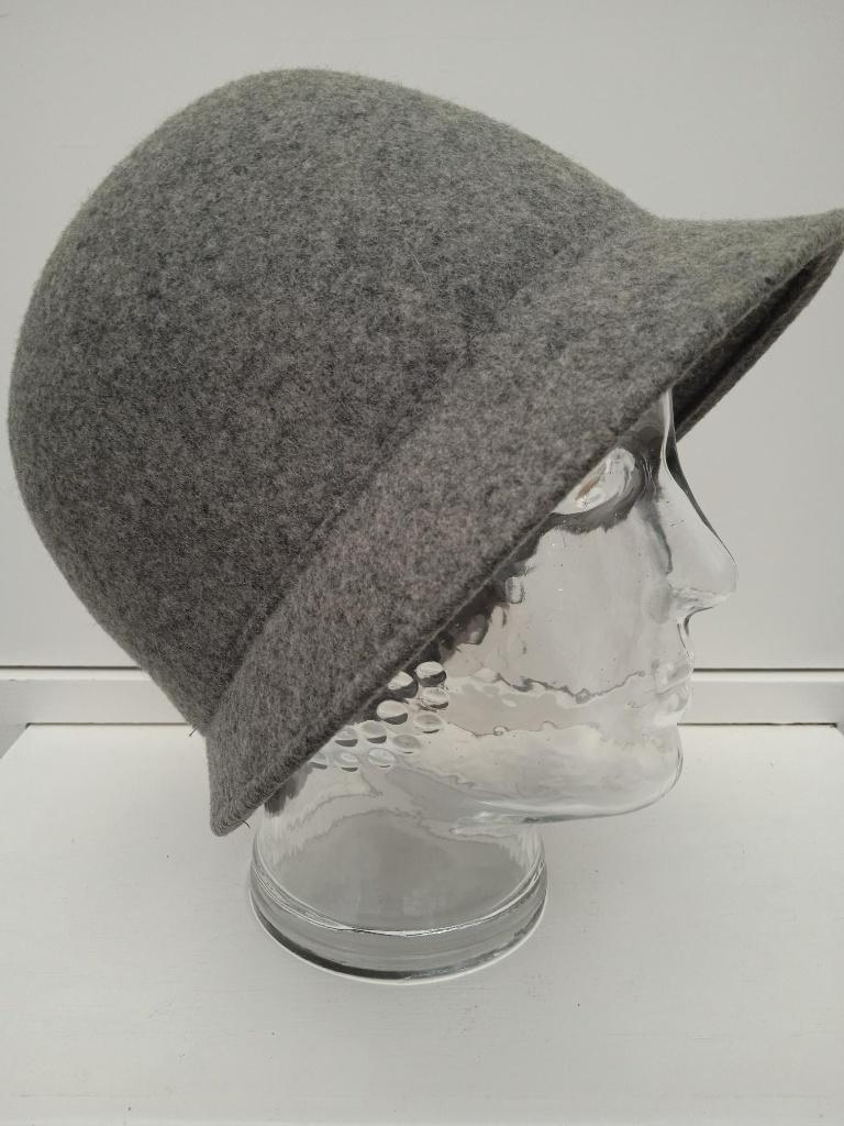 Dameshoedje van de Bijenkorf, 56 of 57 cm (M, 7 of 7⅛ inch), Hoed, Bijenkorf, Ophalen of Verzenden