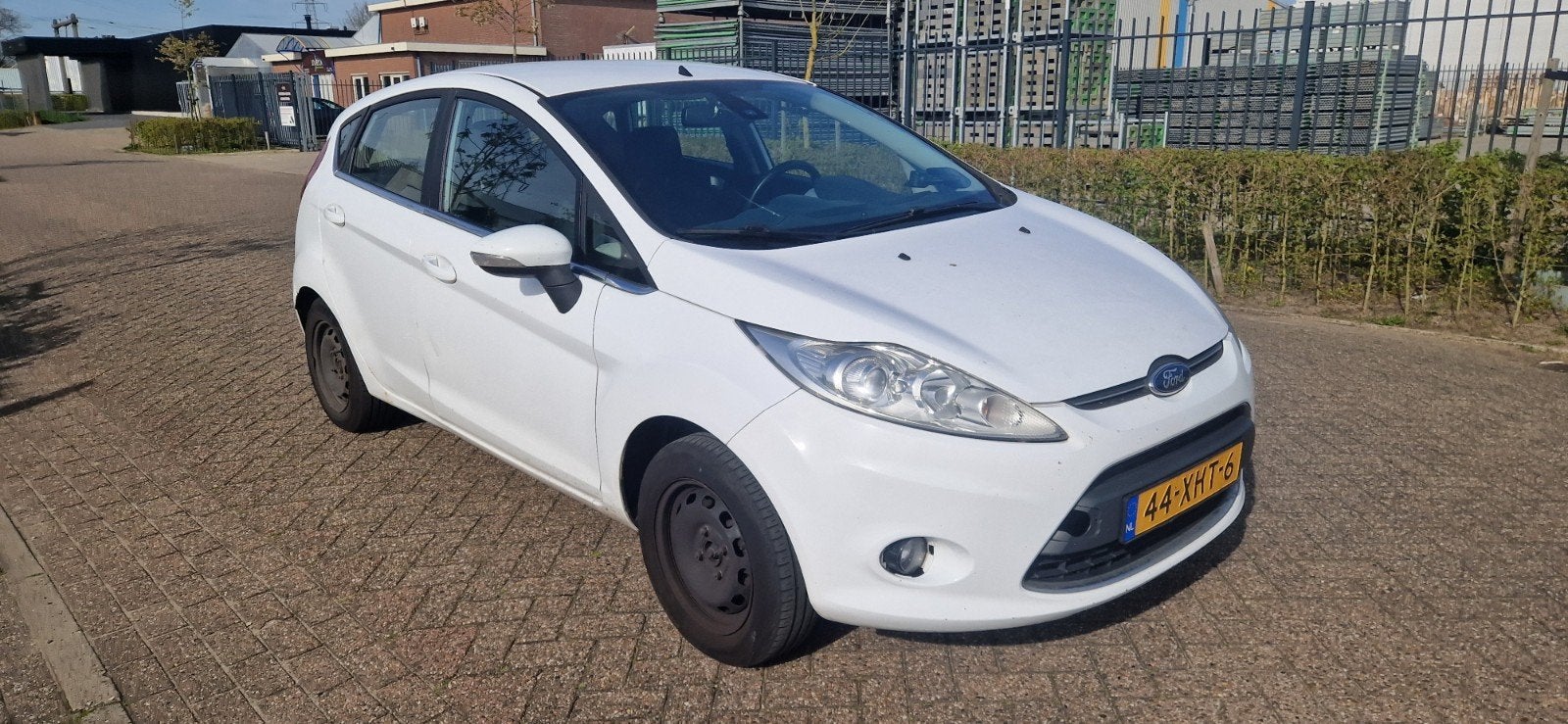 Ford Fiësta 1.6 Tdci 5DR 2012 Wit airco cruise euro 5, Auto's, Ford, Voorwielaandrijving, Stof, Zwart, 96 €/maand