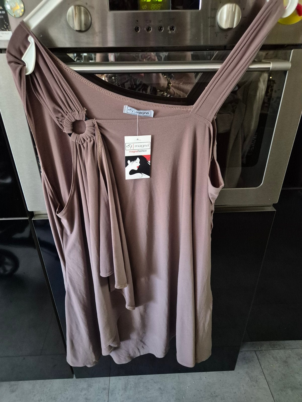 Magna zomerse shirts maat 52-54, taupe en bordeaux, Kleding | Dames, Verzenden, Nieuw, Shirt of Top, Magna