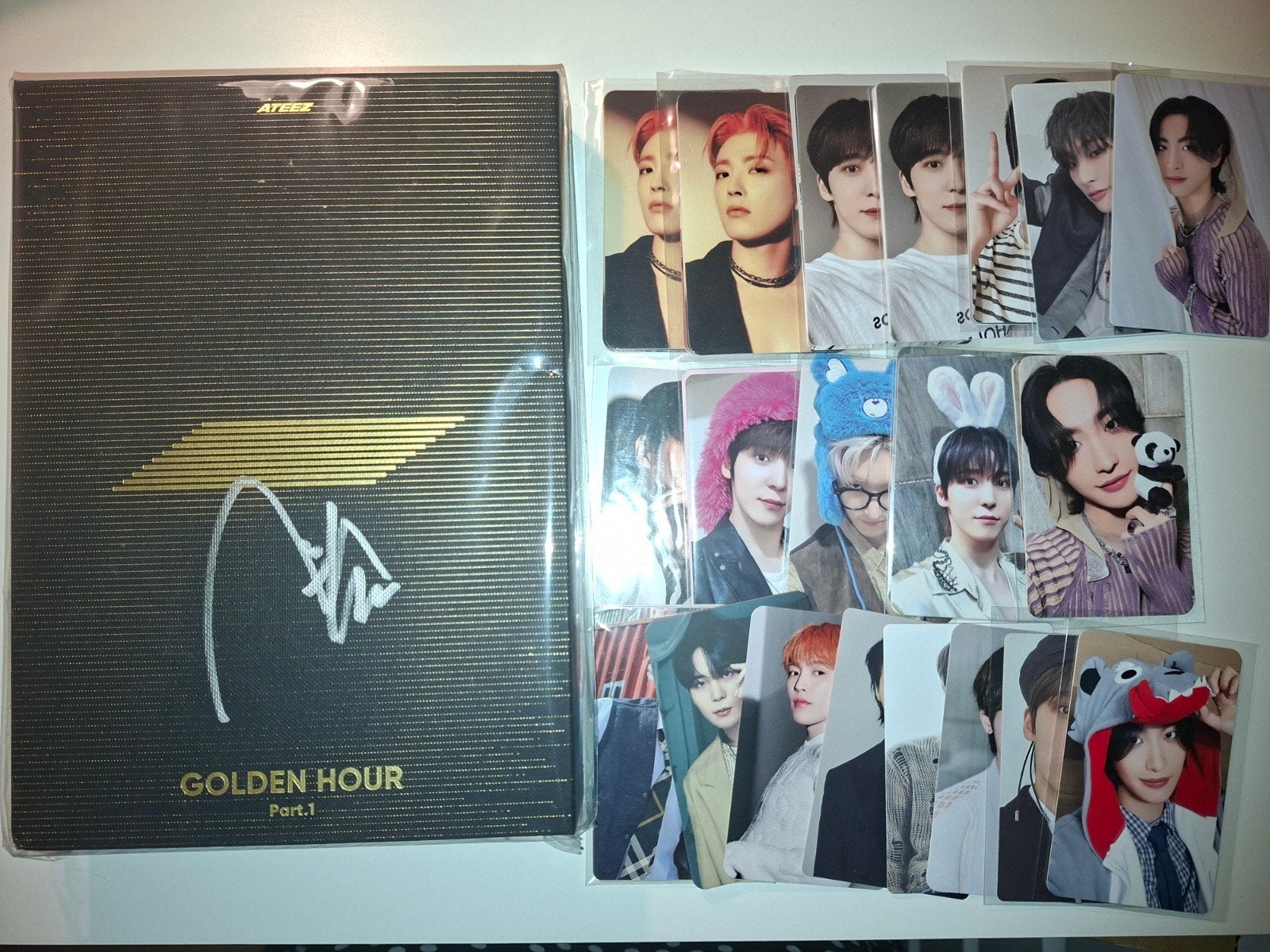 Ateez Signed album & pc set golden hour part 1, Verzamelen, Muziek, Artiesten en Beroemdheden, Verzenden, Zo goed als nieuw, Foto of Kaart