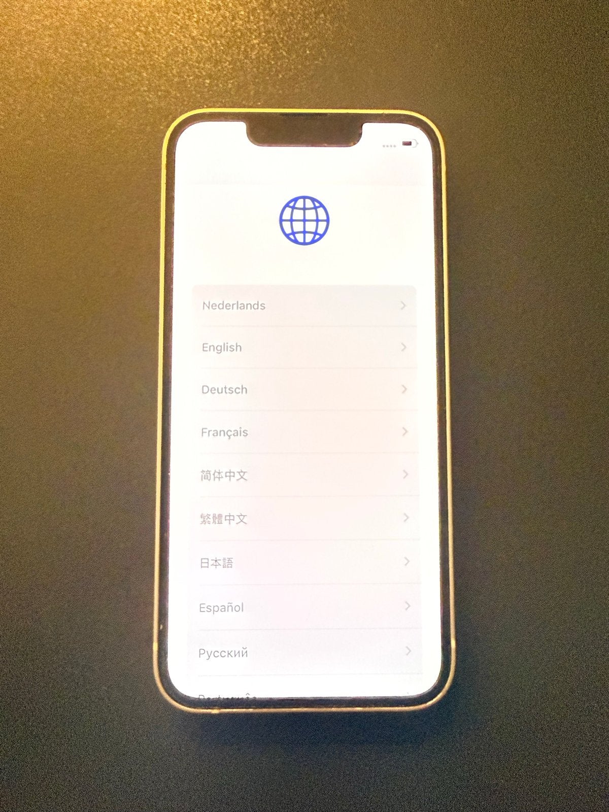 iPhone 13 Mini 128GB - Krasvrij scherm, lichte achterkant, Telecommunicatie, Mobiele telefoons | Apple iPhone, Ophalen, Zo goed als nieuw