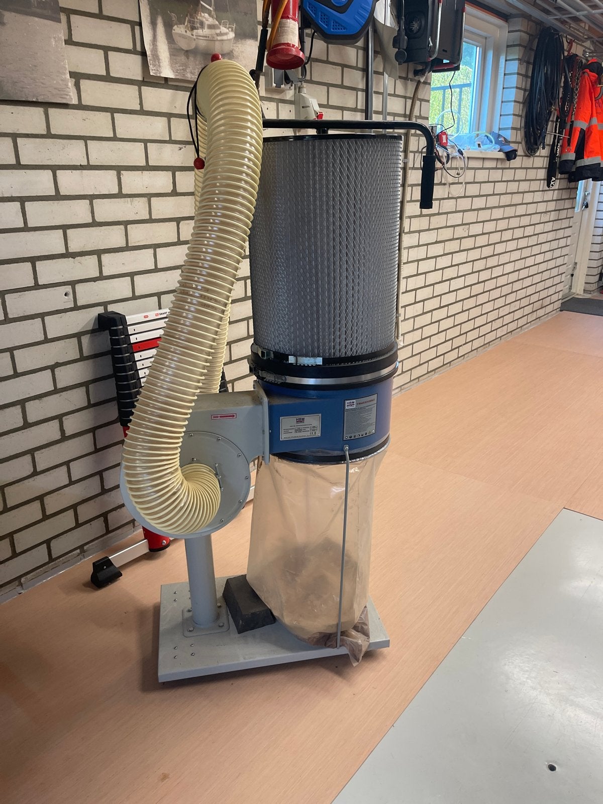 HBM 100 Stofafzuiginstallatie - Zo goed als nieuw, Ophalen, Zo goed als nieuw, Afzuiger