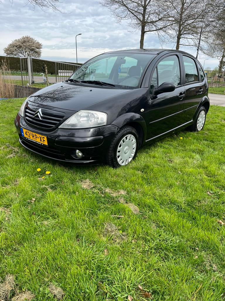 Citroën C3 1.4 I 2005 Zwart, Auto's, Citroën, Voorwielaandrijving, Stof, Mistlampen, Zwart