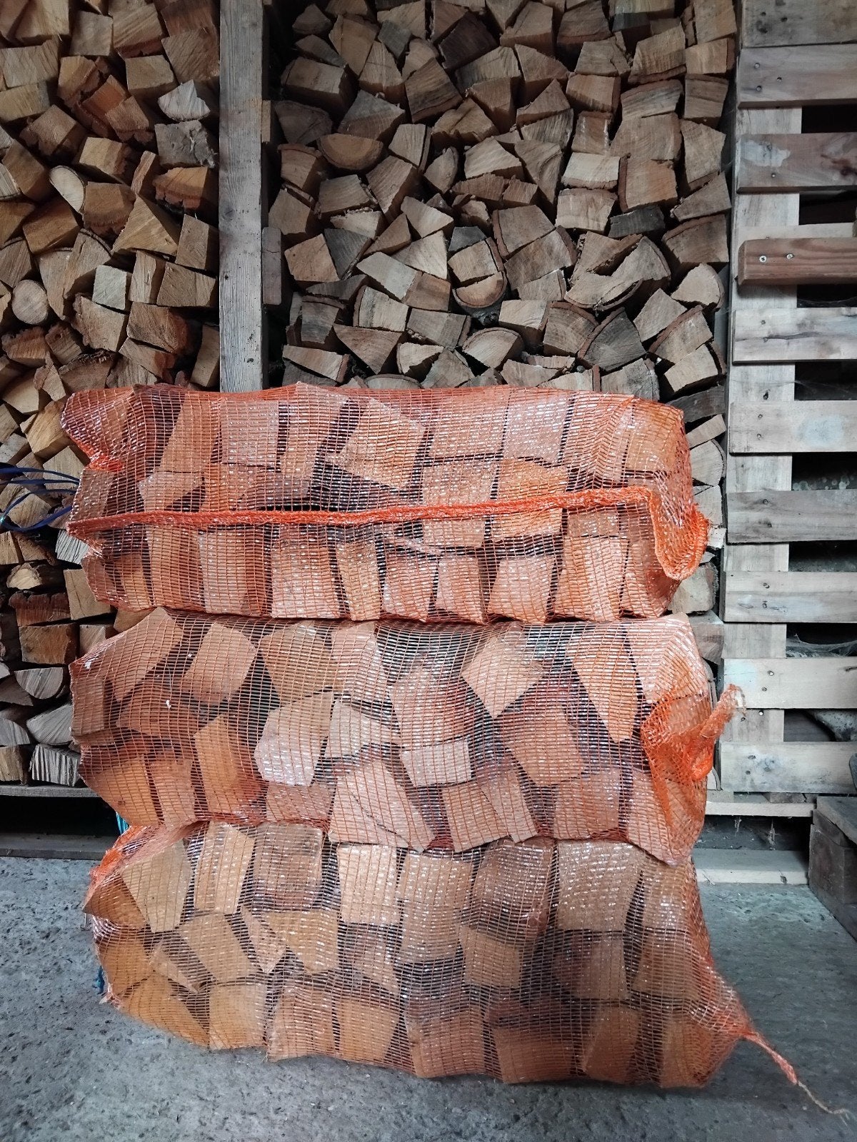 Haardhout EIKEN en BEUKEN in 10 kg of 20 kg netzakken DROOG!, Tuin en Terras, 6 m³ of meer, Ophalen of Verzenden, Eikenhout, Blokken