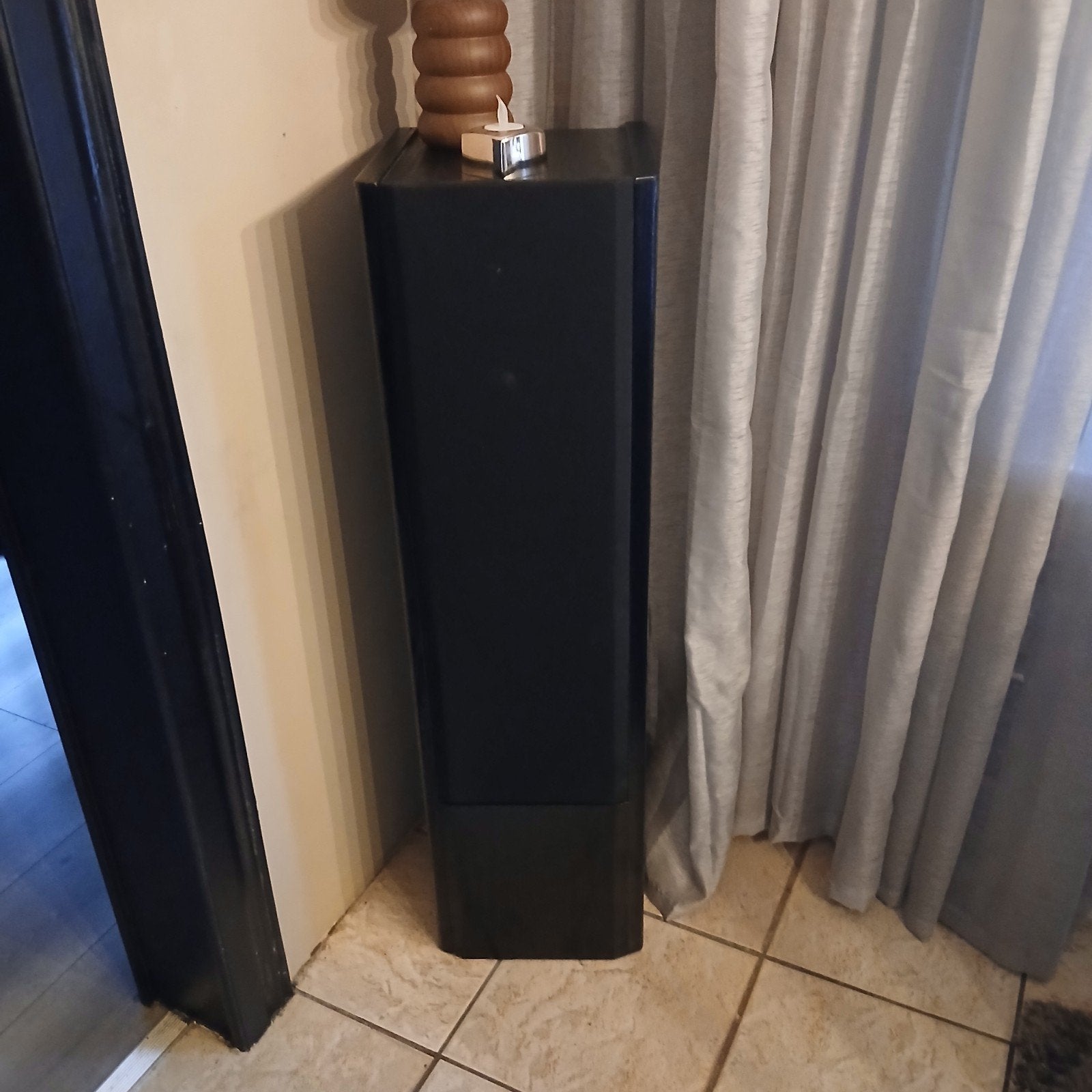 Quart 980, Zo goed als nieuw, 120 watt of meer, Front, Rear of Stereo speakers, Ophalen