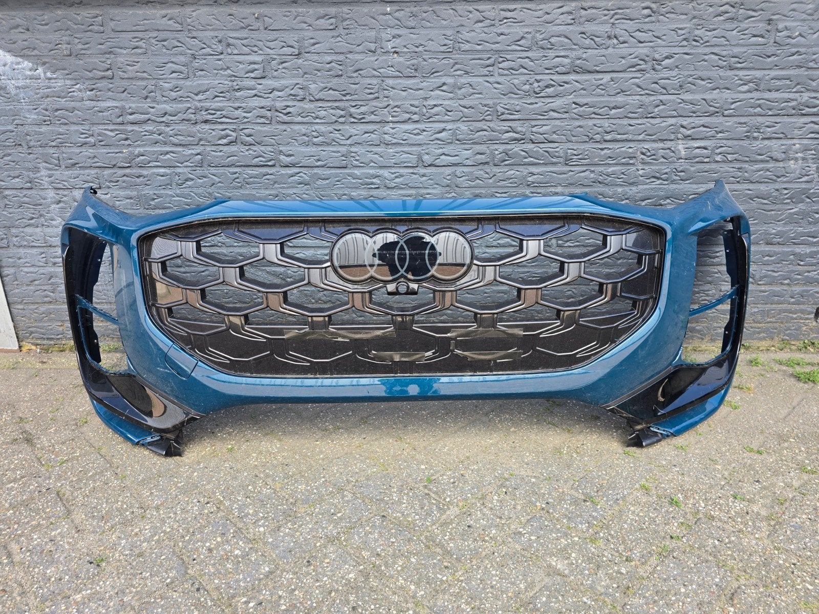 Voorbumper 6x pdc Audi Q3 83H S-line bj 2025-heden, Audi, Gebruikt, Voor, Bumper