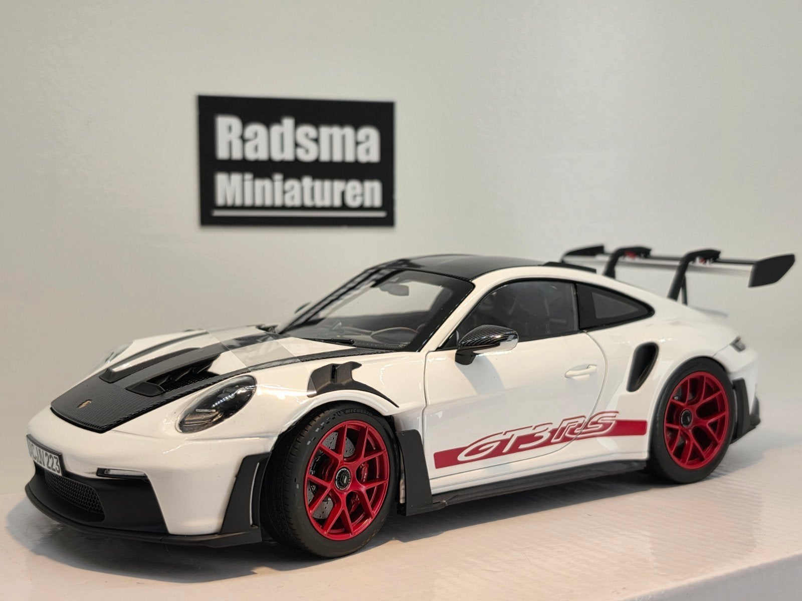 Porsche 911 GT3 RS (992) - Wit/zwart - 1:18 Norev, Auto, Nieuw, Norev, Ophalen of Verzenden
