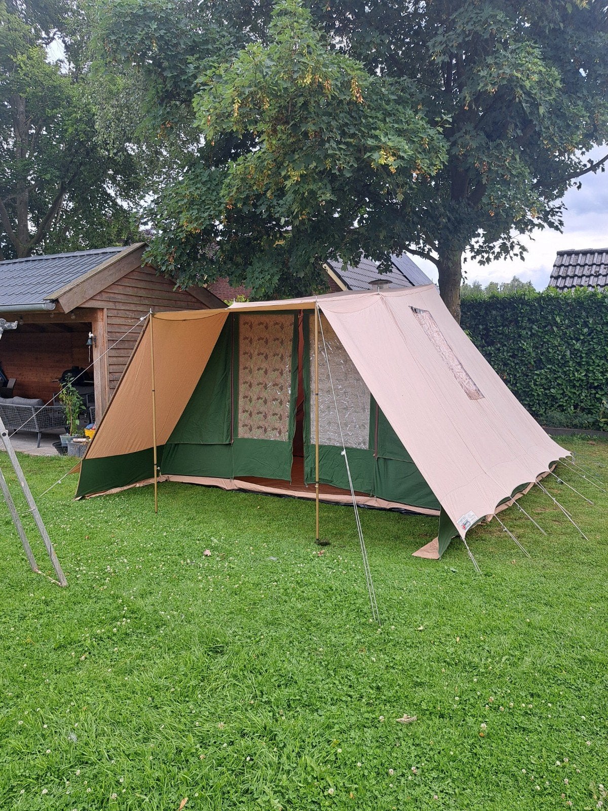 Esvo piramide tent, Ophalen