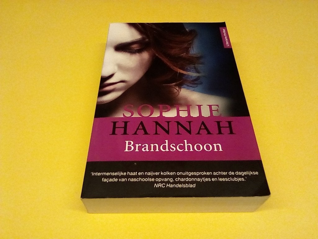 Brandschoon - Sophie Hannah (Literaire thriller), Ophalen of Verzenden, Zo goed als nieuw, Sophie Hannah, Nederland