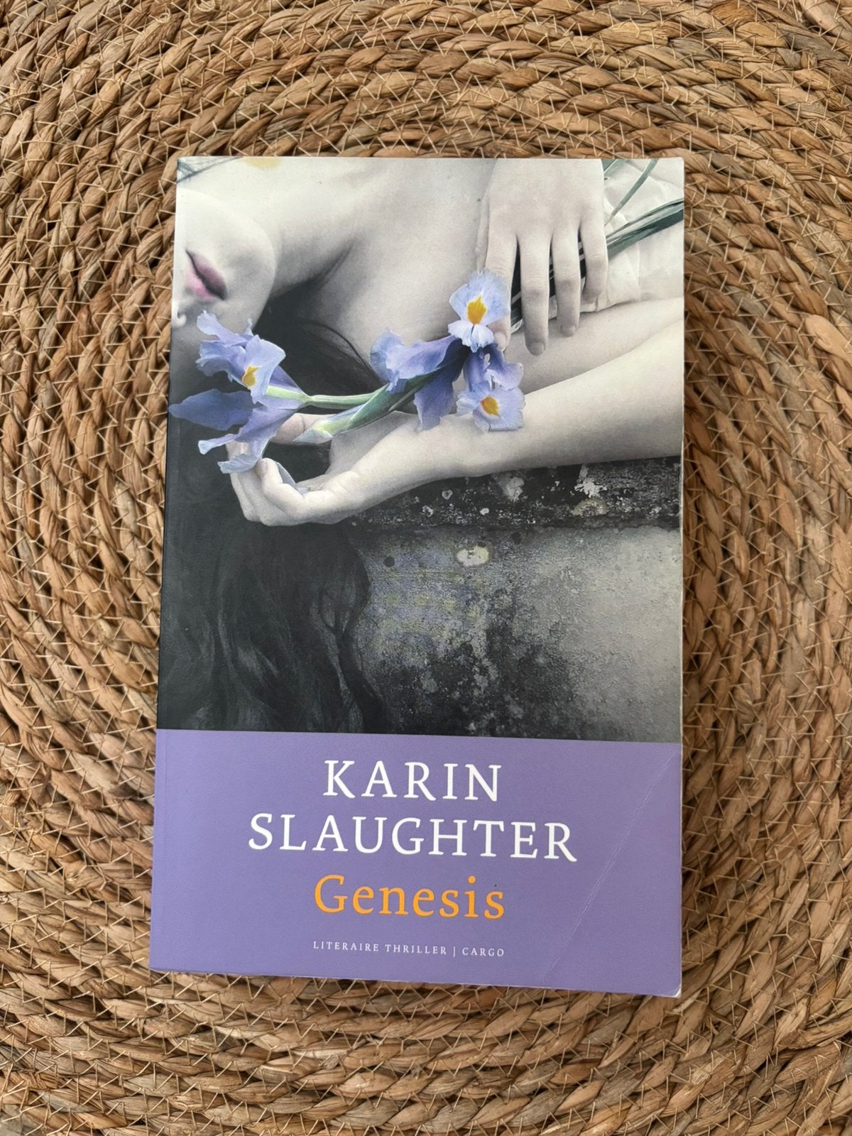 Boek Genesis - Karin Slaughter, Ophalen of Verzenden, Gelezen