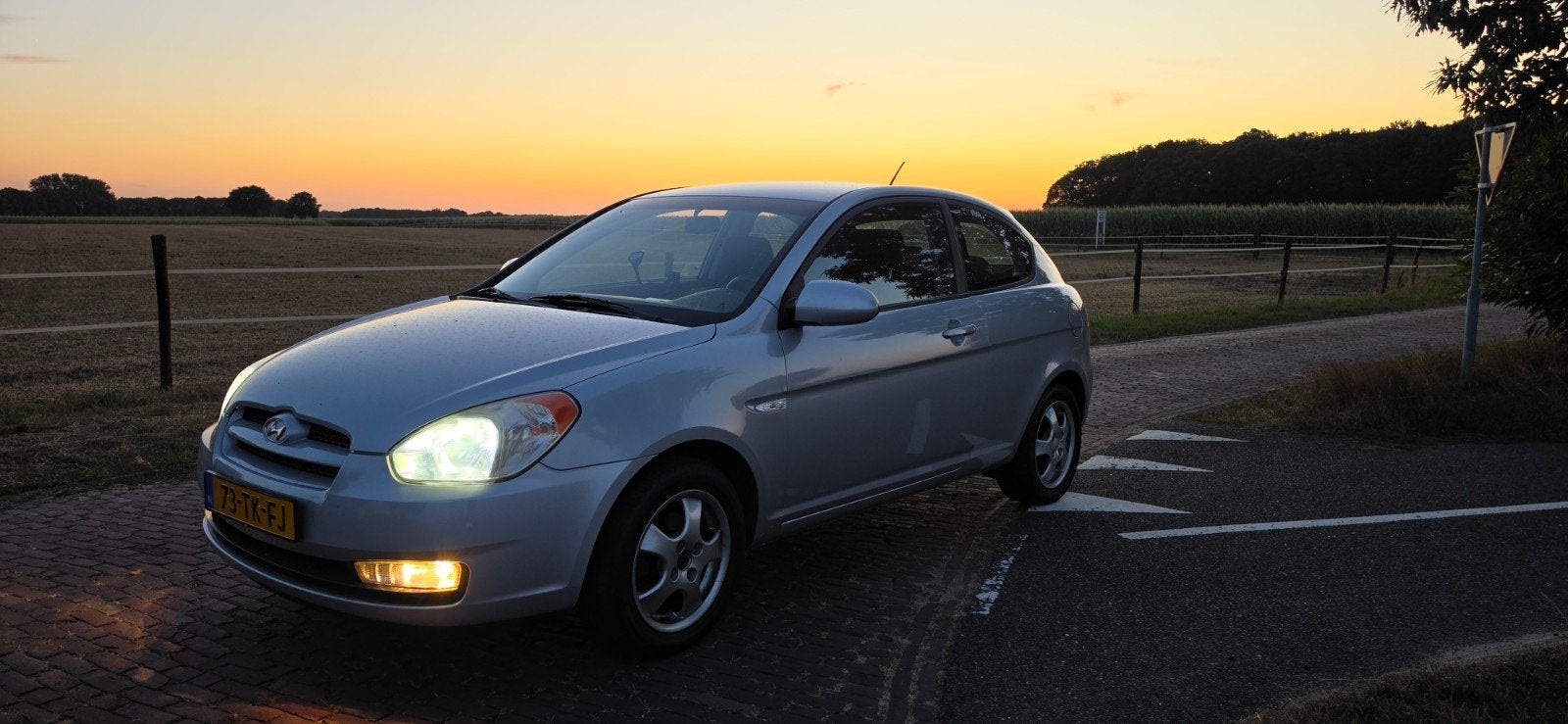 Hyundai Accent 1.4 3DRS 2006 Grijs, Auto's, Hyundai, Voorwielaandrijving, Accent, 4 cilinders, 1055 kg