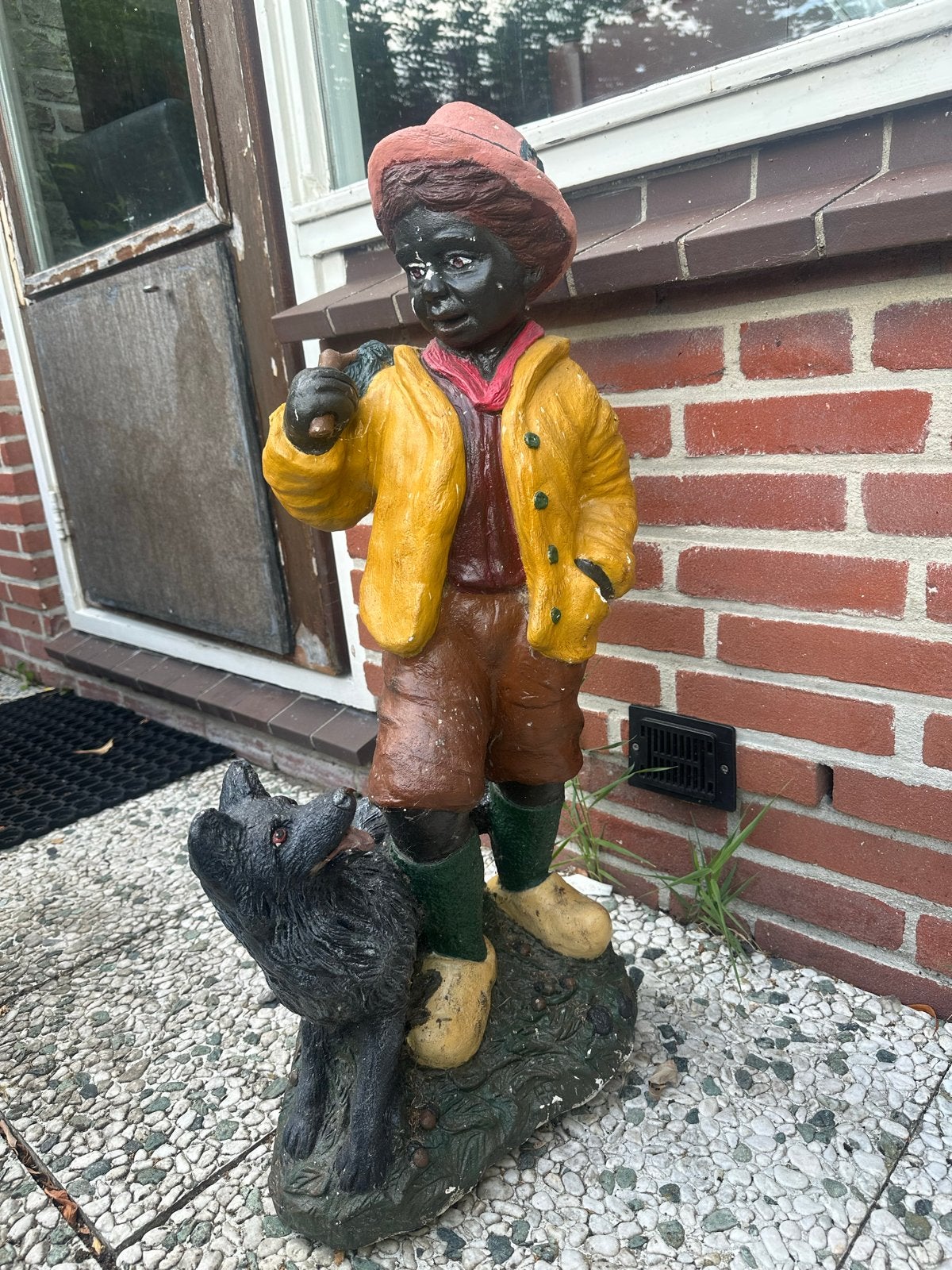 Vintage tuinbeeld jongen met hond - uniek decoratiestuk, Ophalen, Meerkleurig, Steen/keramiek, Gebruikt
