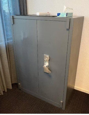 Kluis Brandkast Archiefkast Wapenkast Laptopkluis 135x95x55, Ophalen, Zo goed als nieuw, Brandkast