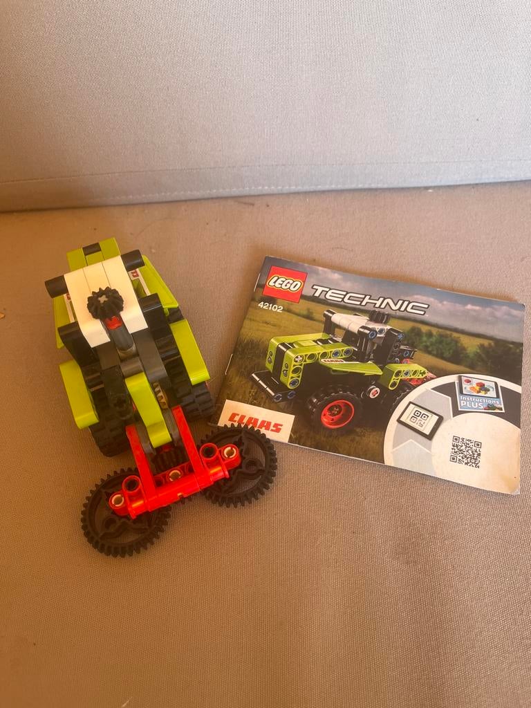 LEGO Technic Claas Xerion 42102 Trekker - Zo goed als nieuw, Lego, Ophalen of Verzenden, Zo goed als nieuw, Complete set
