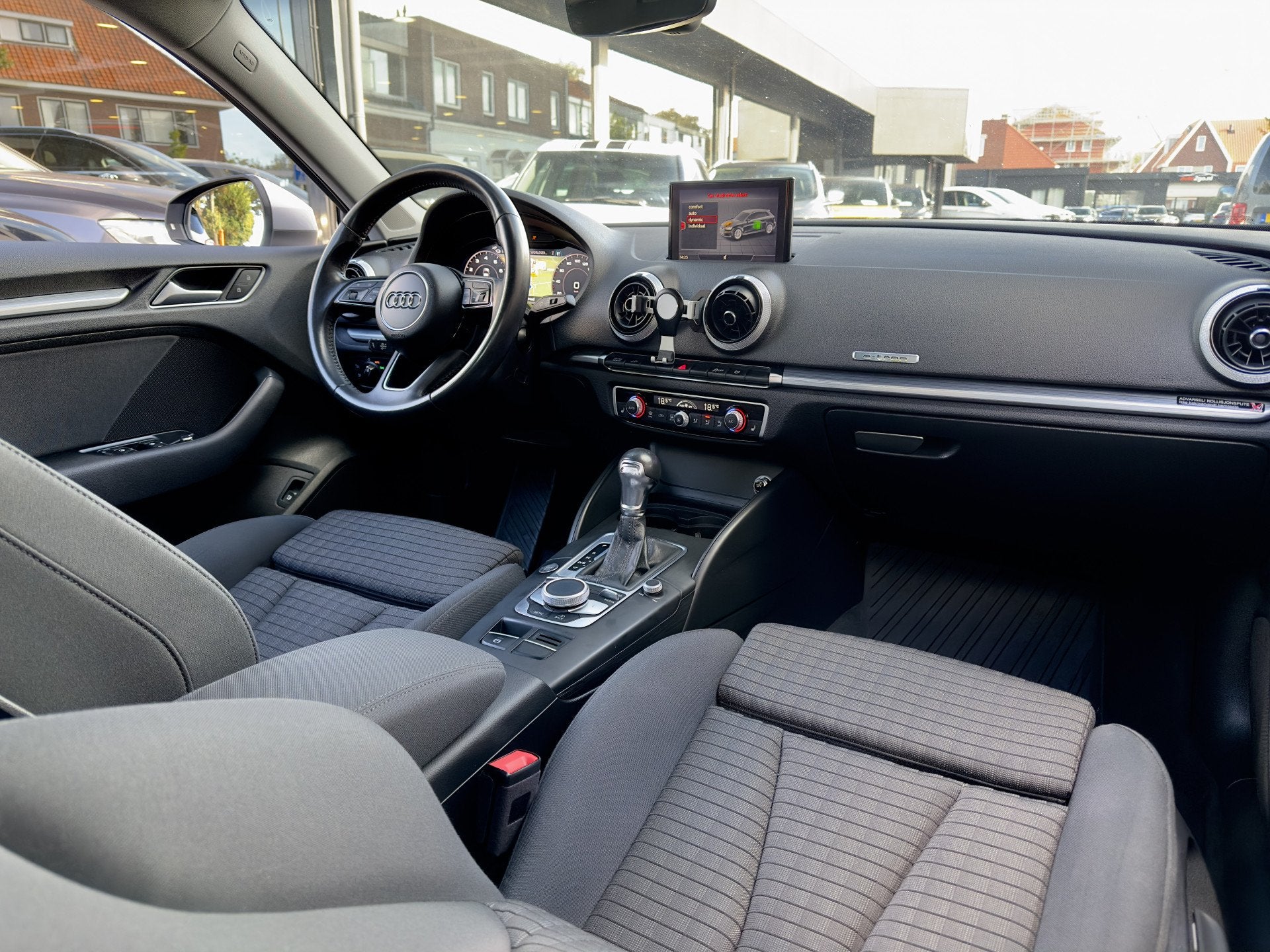 Audi A3 Sportback 1.4 e-tron ACTIE! BETAAL NU 50% 7950 DE RE, Auto's, Dealer onderhouden, Gebruikt, Euro 6, 4 cilinders