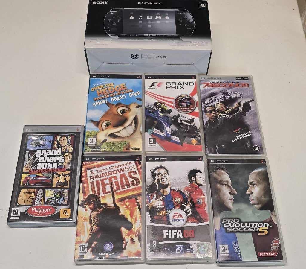 Sony PSP 3000 Piano Black met 7 games compleet in doos, Spelcomputers en Games, Ophalen, Met games, Zo goed als nieuw, PSP 3000