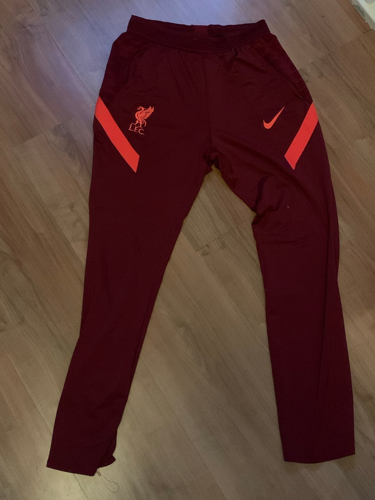 Liverpool trainingsbroek maat 147-158, Ophalen of Verzenden
