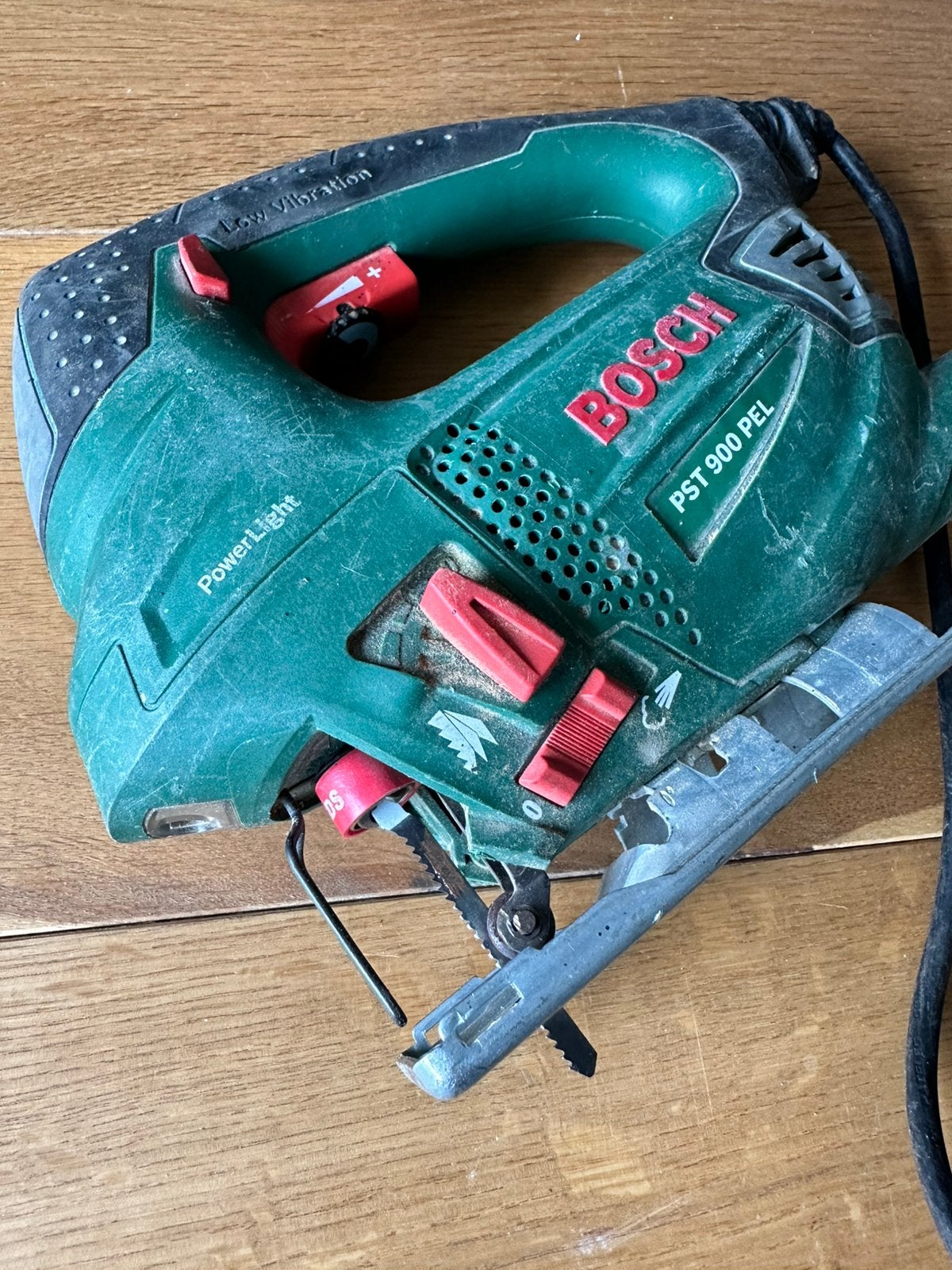 Bosch PST 900 PEL decoupeerzaag, Decoupeerzaag, Ophalen of Verzenden, Zo goed als nieuw, 30 tot 70 mm