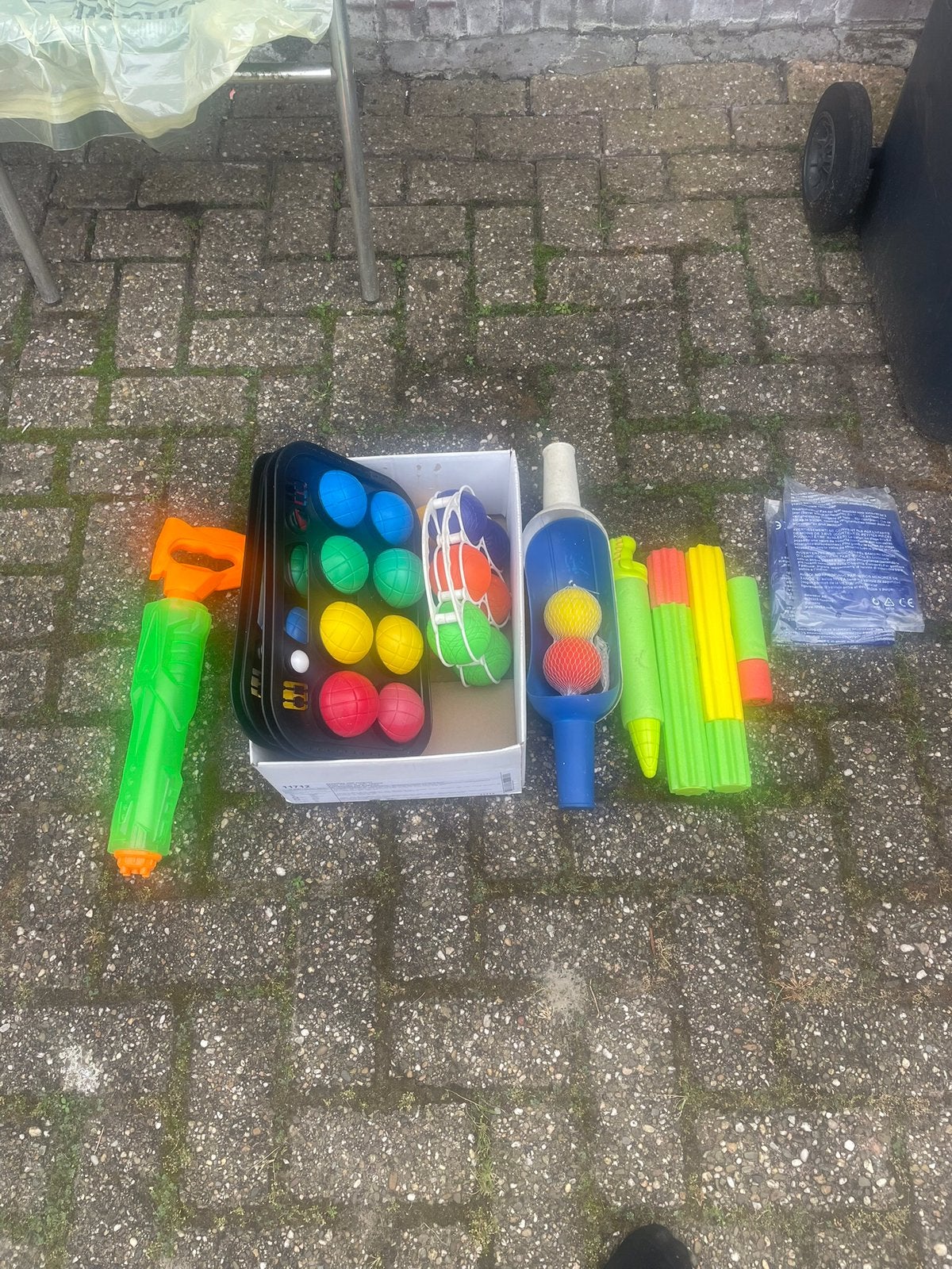 Gratis op te halen: Doos Buitenspeelgoed, Kinderen en Baby's, Speelgoed | Buiten | Los speelgoed, Ophalen, Gebruikt
