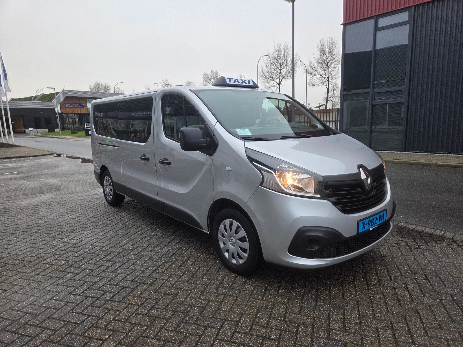 Renault Trafic Grand 1.6 Energy dCi 95pk S&S 2018 Grijs, Auto's, Voorwielaandrijving, 2000 kg, Bedrijf, 1813 kg