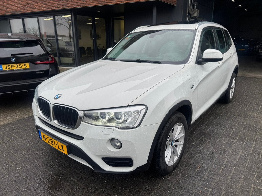 BMW X3 SDrive18d Executive AUTOMAAT LED XENON PANO HEADUP CL, Automaat, Automatische klimaatregeling, Achterwielaandrijving, Euro 6