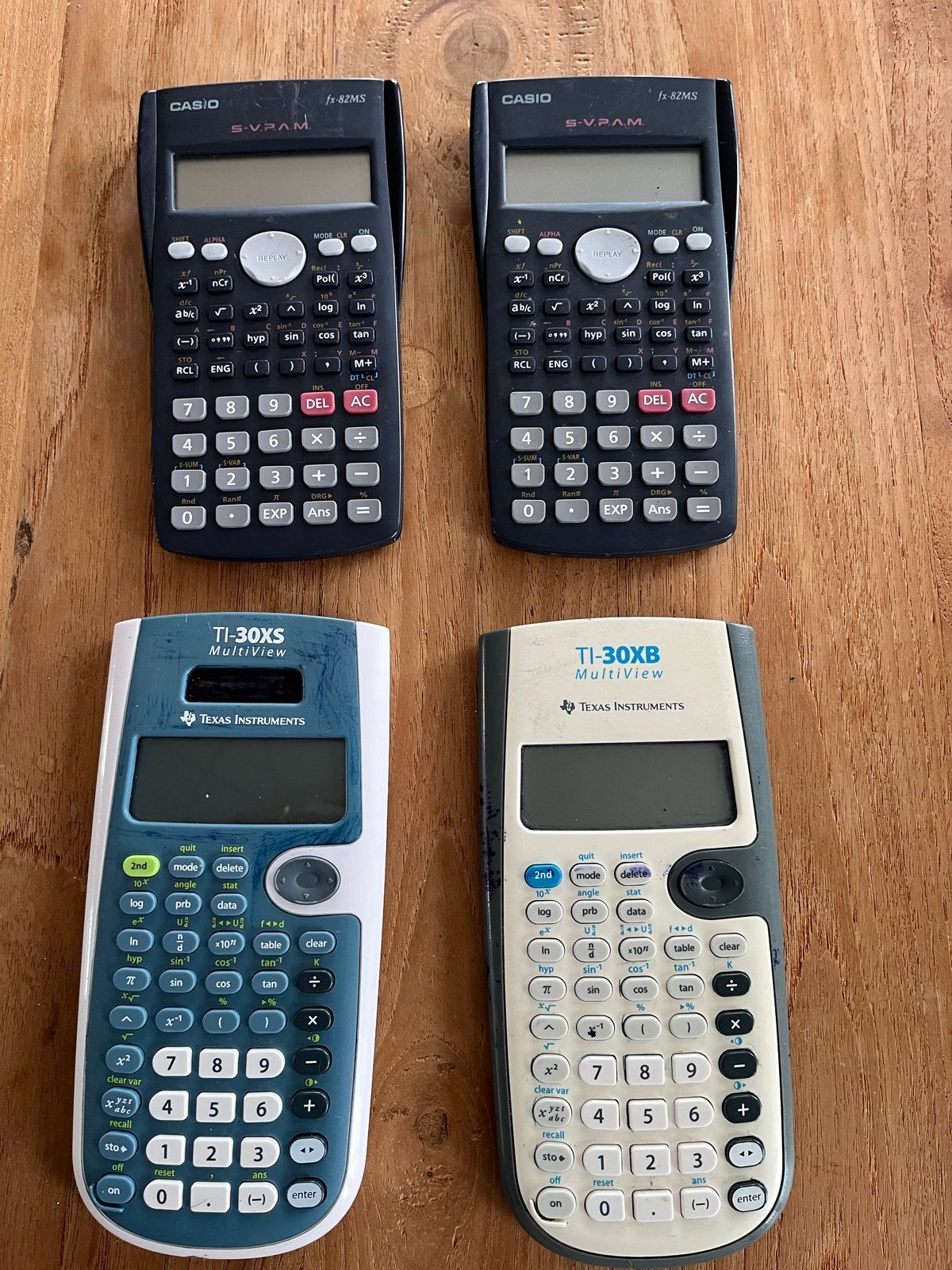 4 rekenmachines: 2x fx-82MS, TI-30XB, TI-30XS, Ophalen, Gebruikt