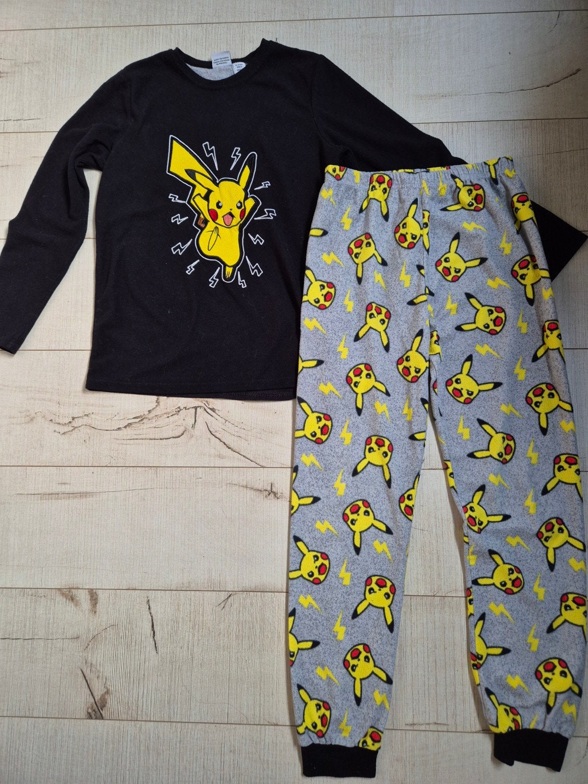 Pokemon winter pyjama/ huispak mt 158, Ophalen, Zo goed als nieuw, Pokemon, Jongen of Meisje