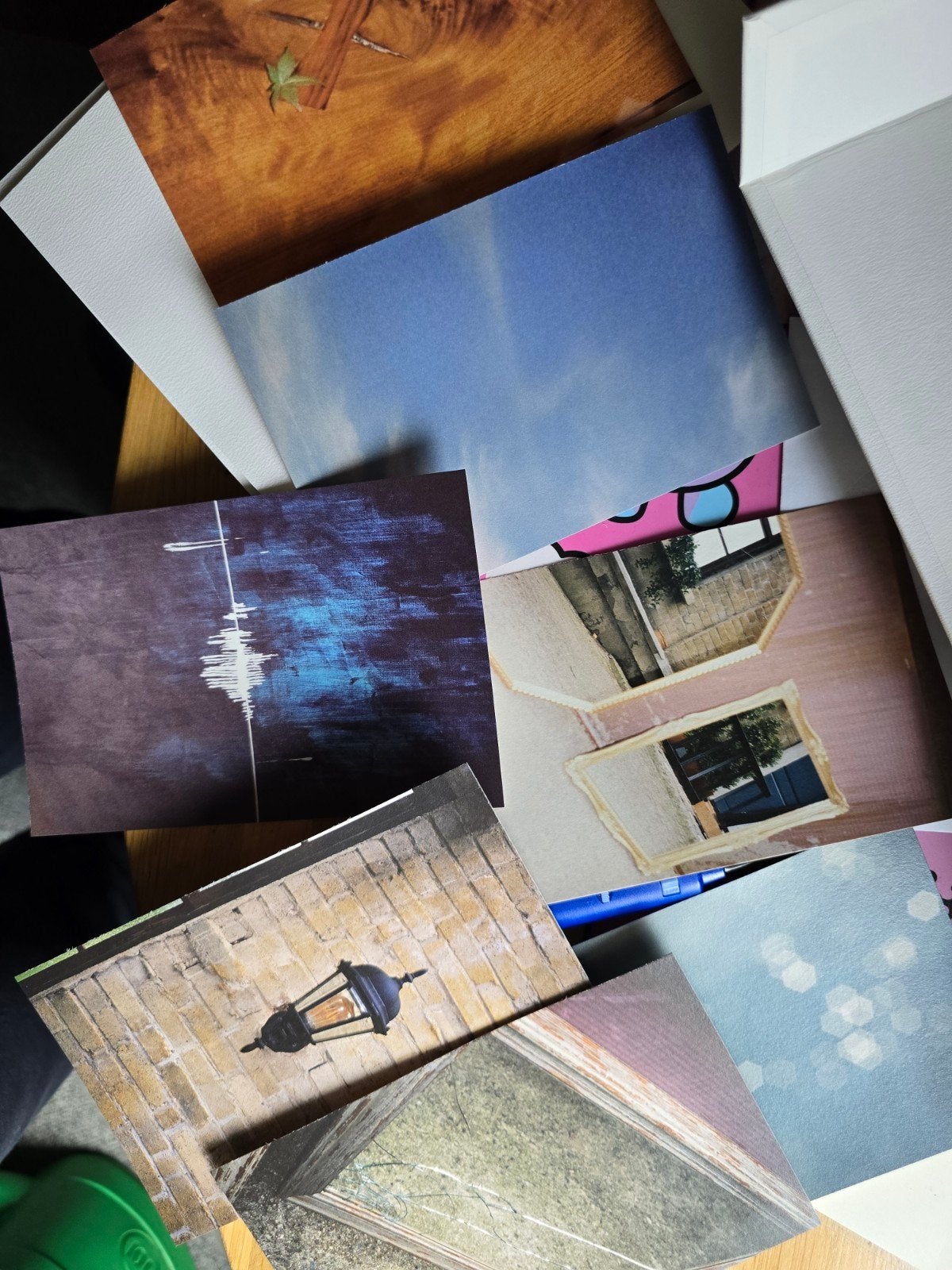 Foto 6 van BTS BE Essential Edition K-Pop CD Album met Extra's