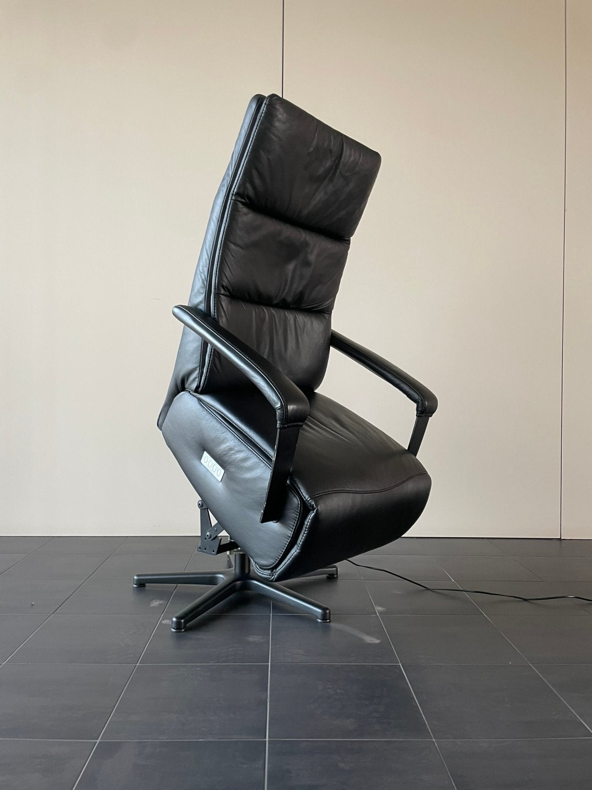 Zwarte elektrische relax fauteuil / sta op stoel, Huis en Inrichting, Fauteuils, Minder dan 75 cm, Ophalen of Verzenden, 50 tot 75 cm