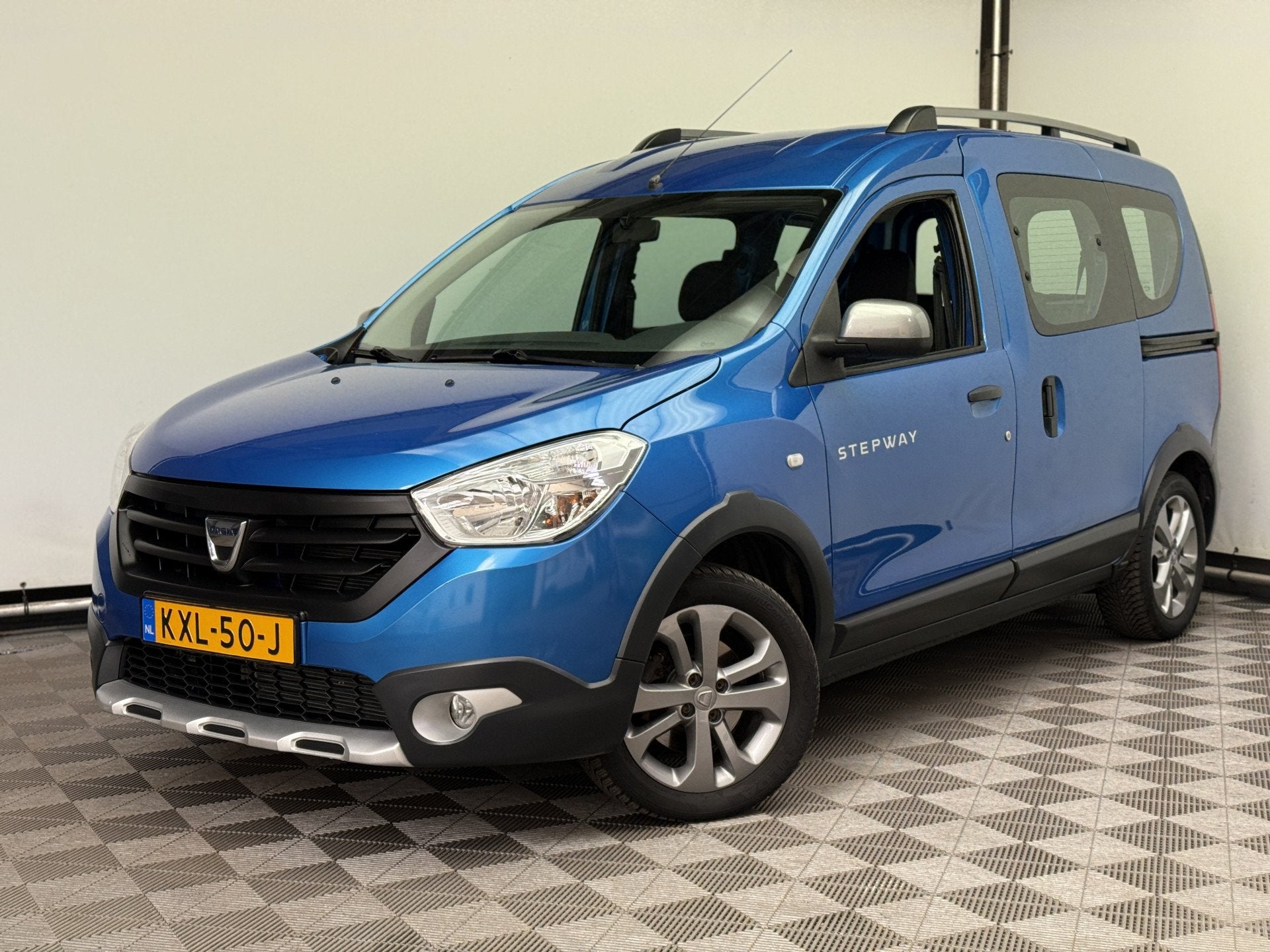 Dacia Dokker 1.2 TCe Stepway Navi Airco Cruise LM16", Auto's, Voorwielaandrijving, Euro 5, Stof, Gebruikt