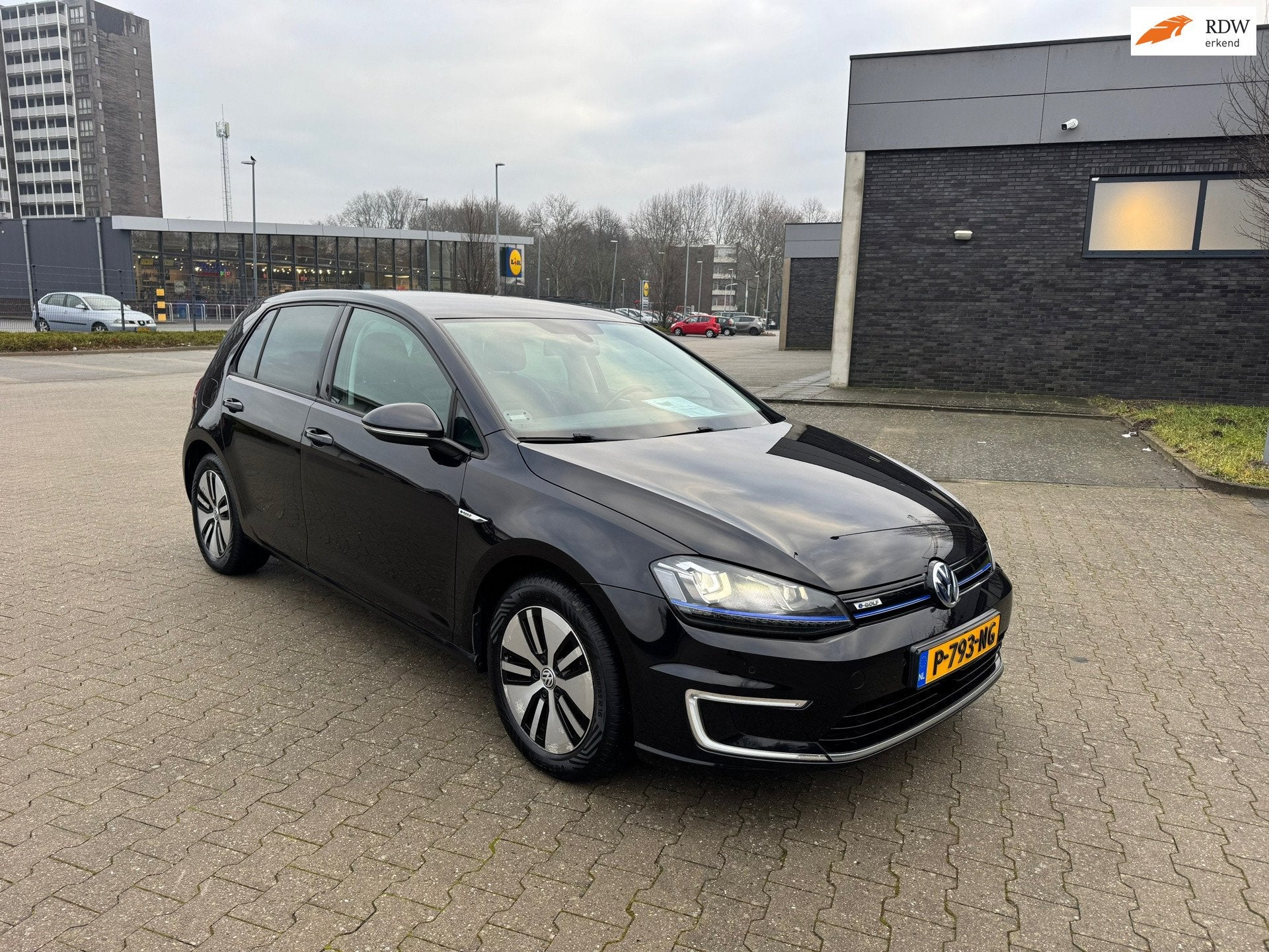 Volkswagen E-Golf E-Golf, Auto's, Gebruikt, Zwart, Automatische klimaatregeling, 116 pk