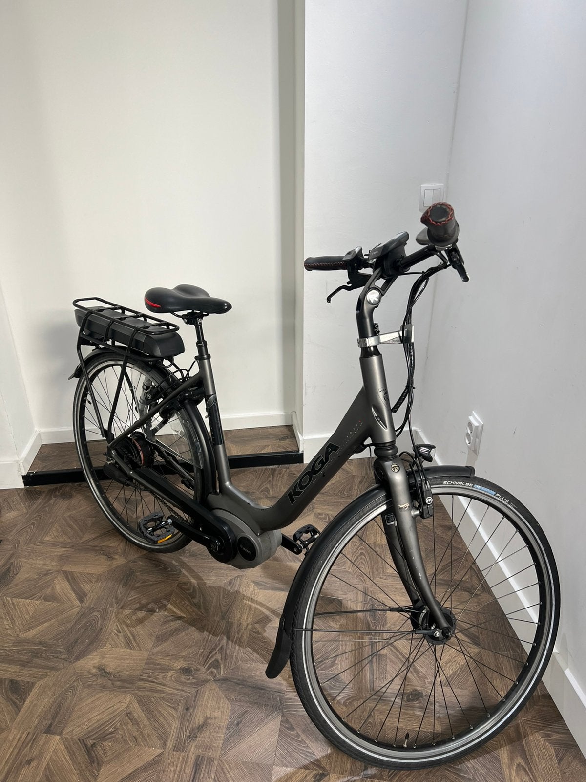 Koga e nova damesfiets bosch active line 400wh, Fietsen en Brommers, Elektrische fietsen, Zo goed als nieuw, 50 km per accu of meer