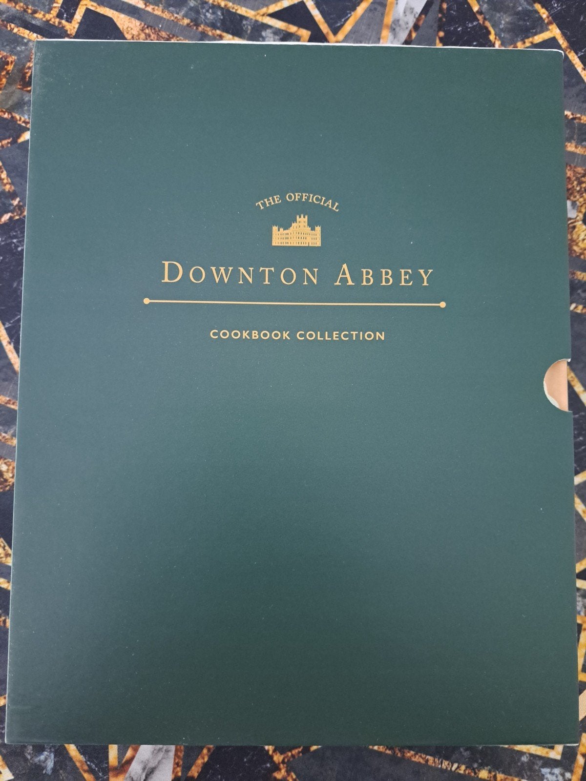 The Official Downton Abbey Kookboek Collectie, Boeken, Kookboeken, Hoofdgerechten, Ophalen of Verzenden, Zo goed als nieuw, Europa