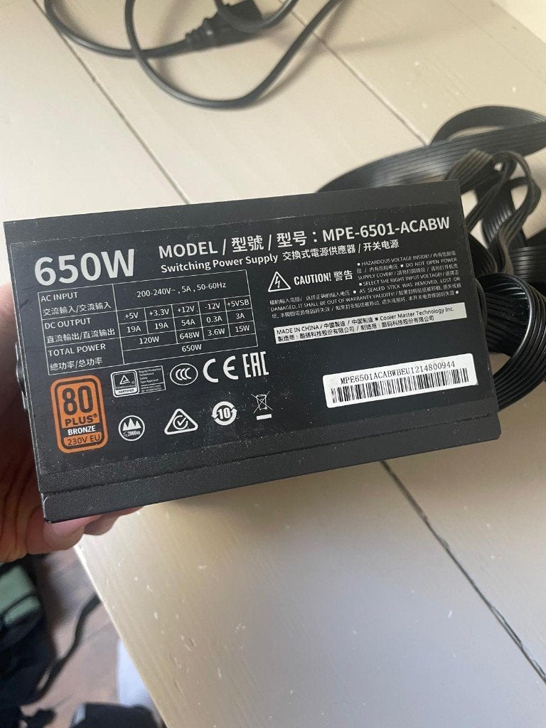 Cooler Master MWE Bronze V2 650W voeding - inclusief kabel, Computers en Software, Interne voedingen, Ophalen of Verzenden, Gebruikt