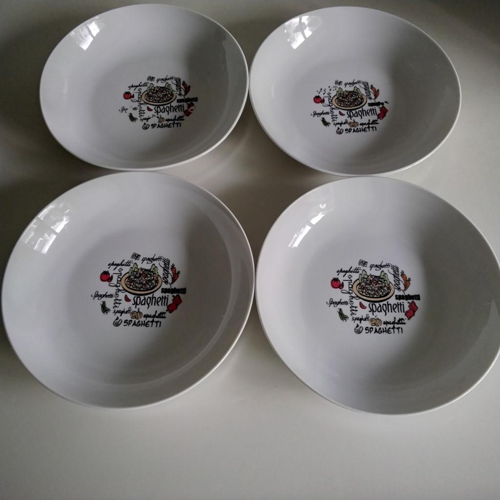 4 spaghetti borden, Ophalen of Verzenden, Overige stijlen, Bord(en)