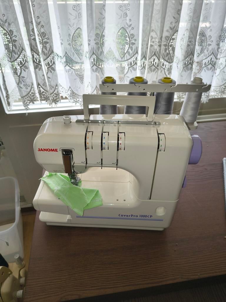 Janome Cover Pro 1000CP Coverlockmachine, Hobby en Vrije tijd, Ophalen of Verzenden, Gebruikt, Naaimachine, Janome