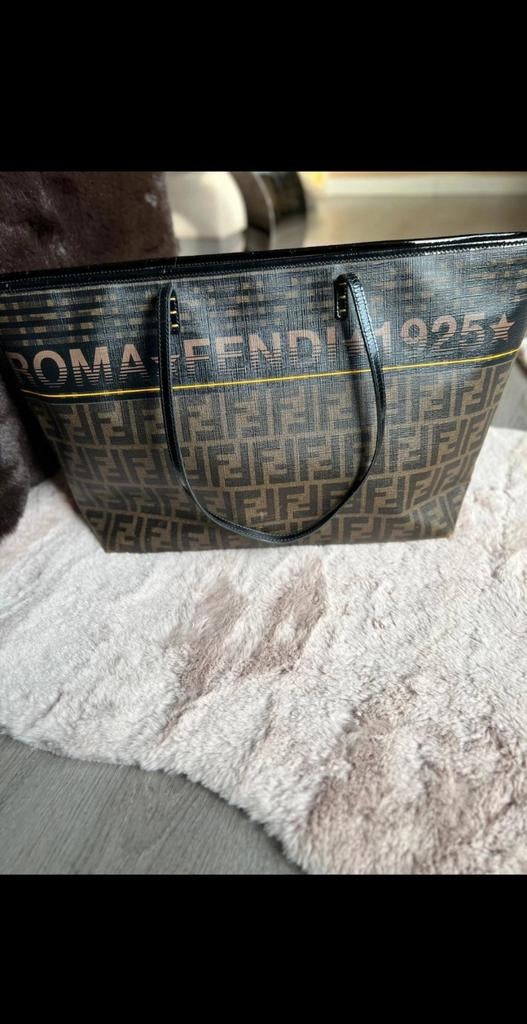 Authentic Fendi Roma 1925 Tote Bag – FF Monogram, Sieraden, Tassen en Uiterlijk, Tassen | Damestassen, Ophalen of Verzenden, Gebruikt