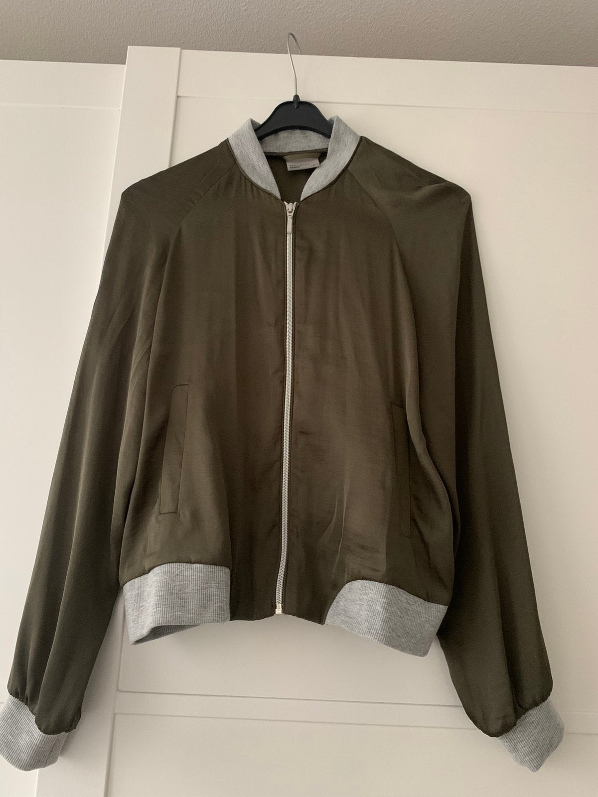 Mosgroen, dun damesjasje van Vero Moda. Maat S., Ophalen of Verzenden, Zo goed als nieuw, Maat 38/40 (M), Groen