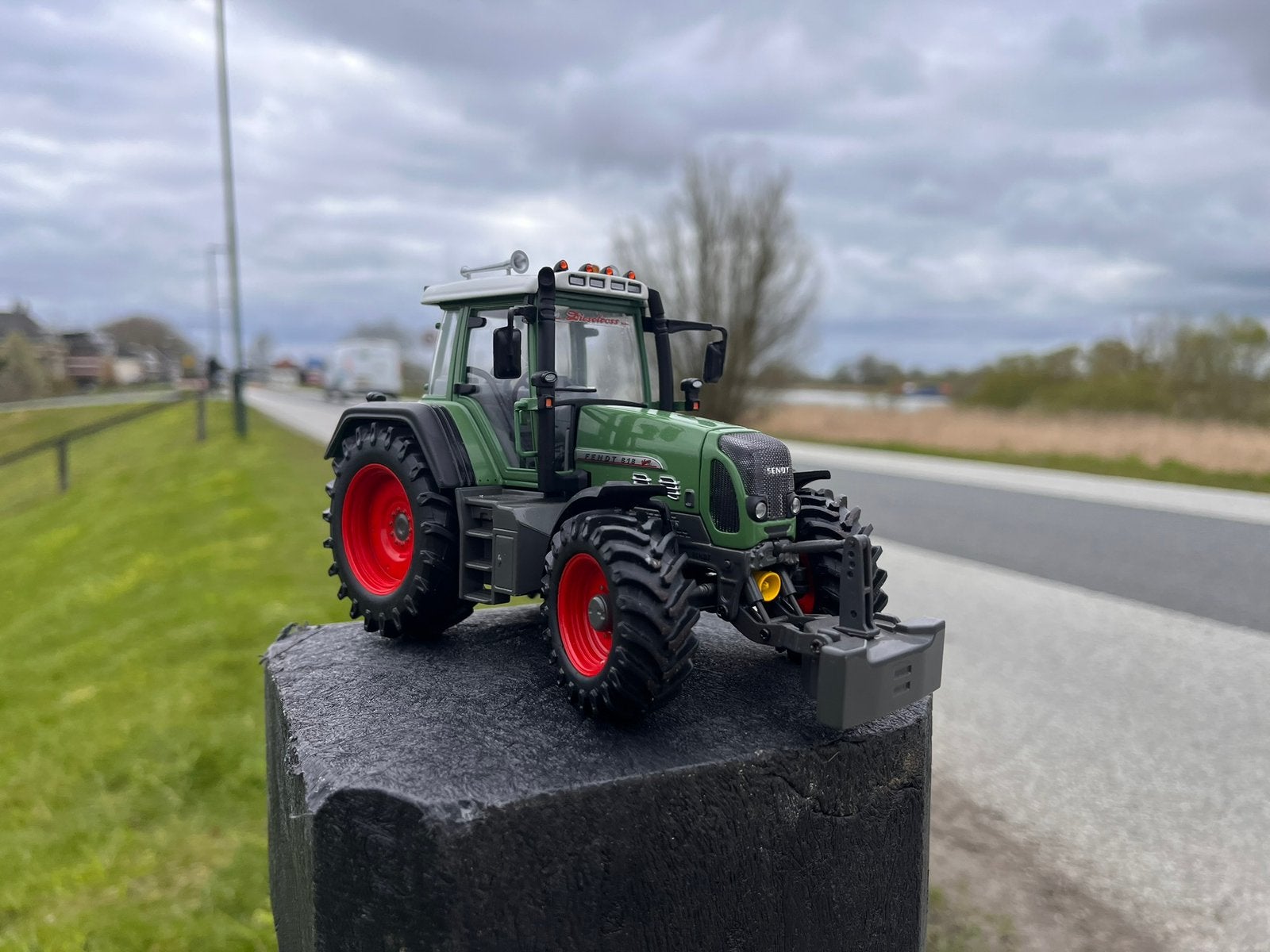 Fendt 818 uh, Ophalen of Verzenden, Zo goed als nieuw, Tractor of Landbouw, Universal Hobbies
