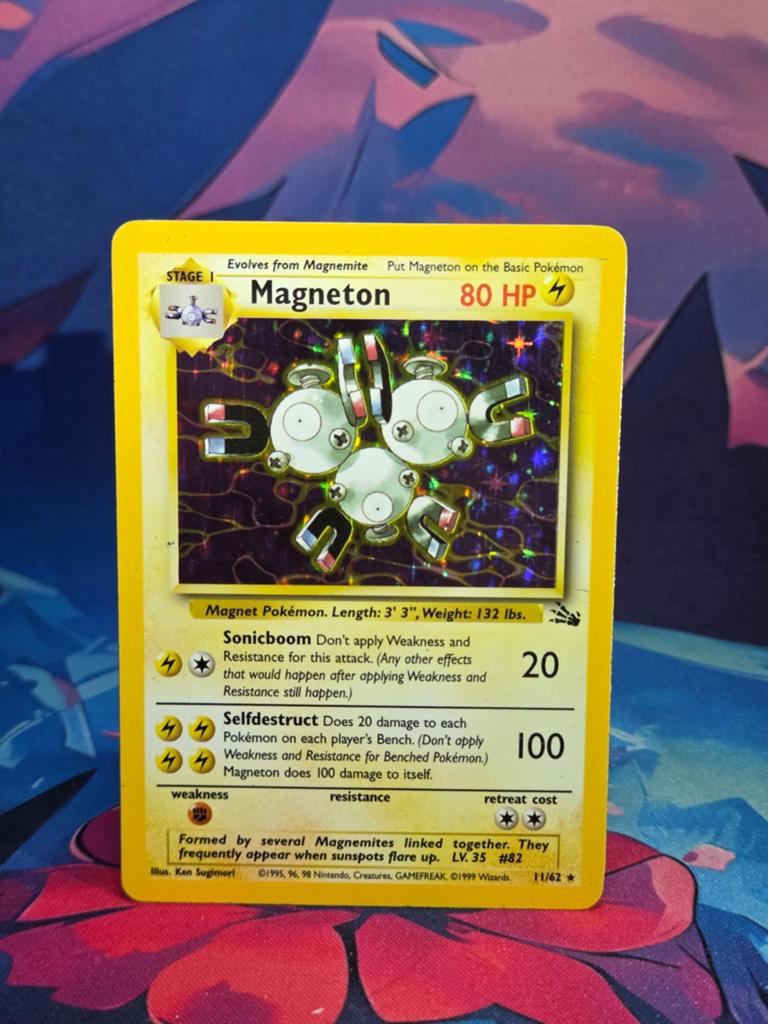 Magneton 11/62 Holo Foil Pokémon Kaart -, Hobby en Vrije tijd, Verzamelkaartspellen | Pokémon, Ophalen of Verzenden, Gebruikt