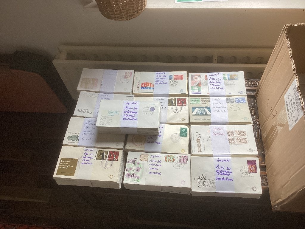 Doos 8 2500 stuks FDC Nederland onbeschreven 25 pakken van, Postzegels en Munten, Postzegels | Volle albums en Verzamelingen, Ophalen of Verzenden