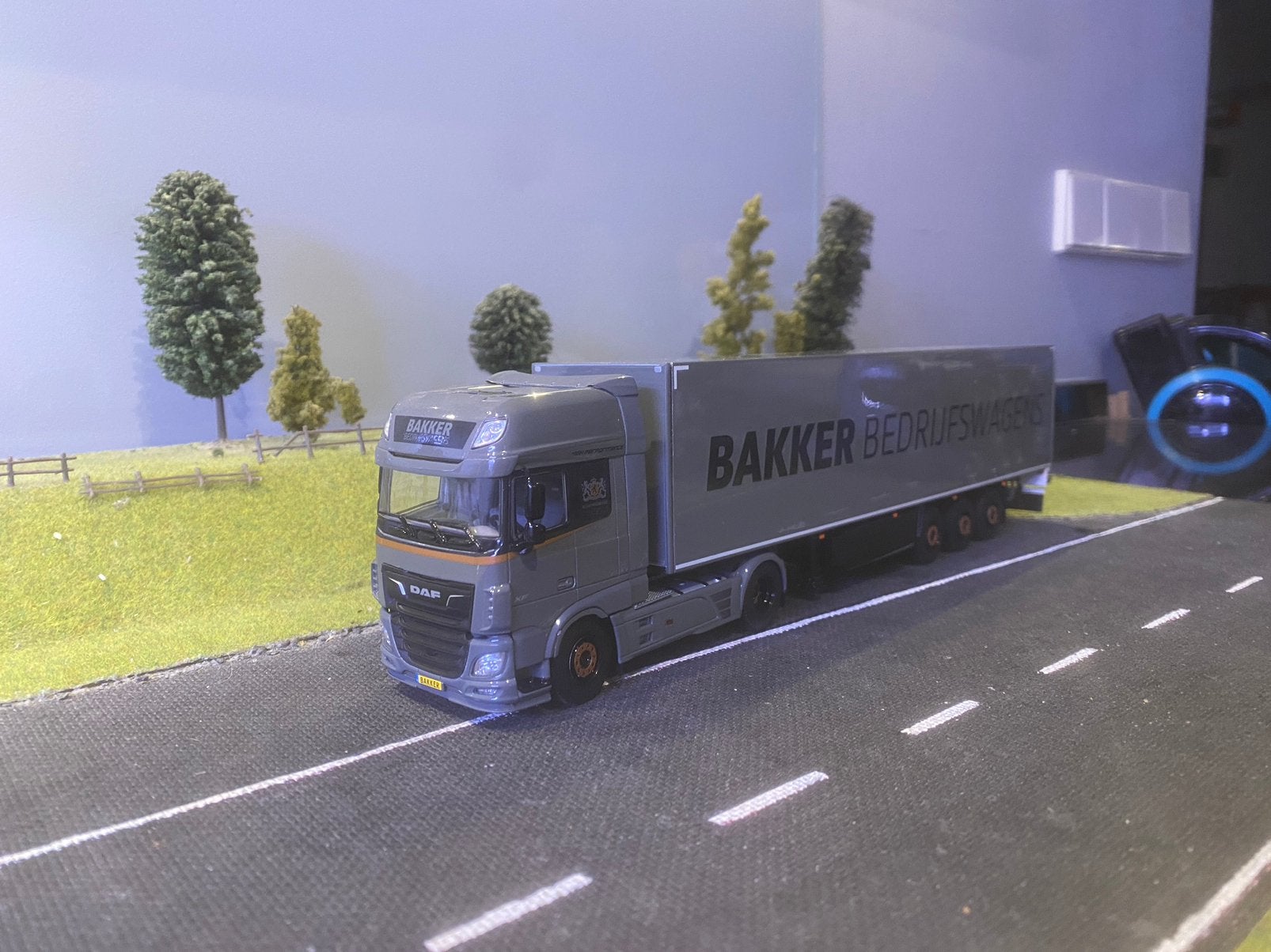 Daf XF106 met oplegger van Bakker, Ophalen of Verzenden, Zo goed als nieuw, Bus of Vrachtwagen, Wsi